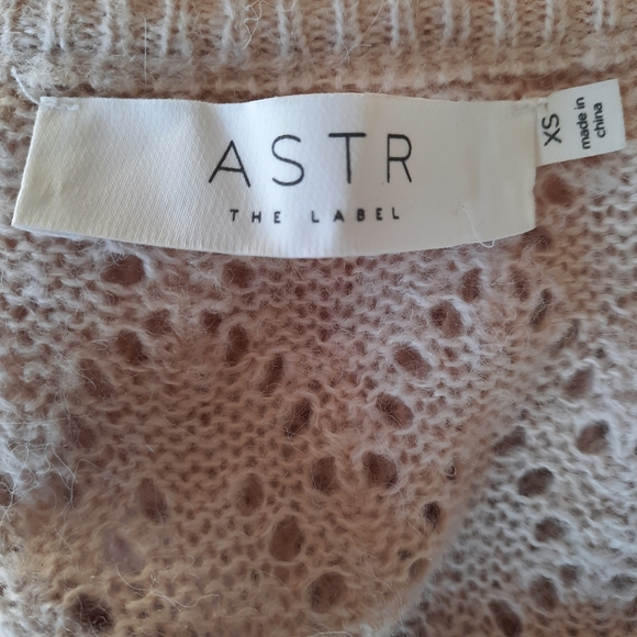 ASTR The Label Ivory Ruffle Cardigan Size XS - Picture 4 of 8